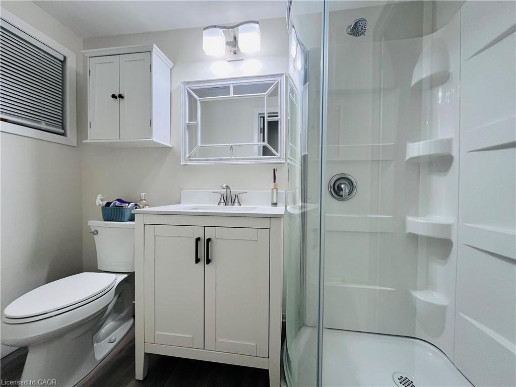 243 Appleby Line, Burlington, ON - Indoor Photo Showing Bathroom