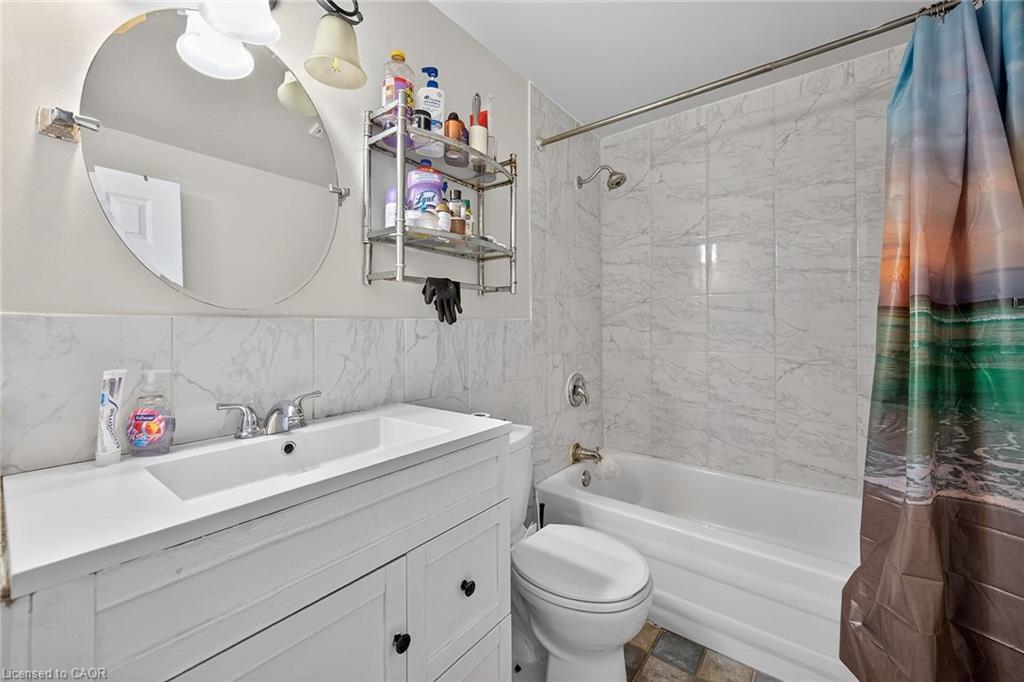 19 Hindquarter Crescent, Brampton, ON - Indoor Photo Showing Bathroom