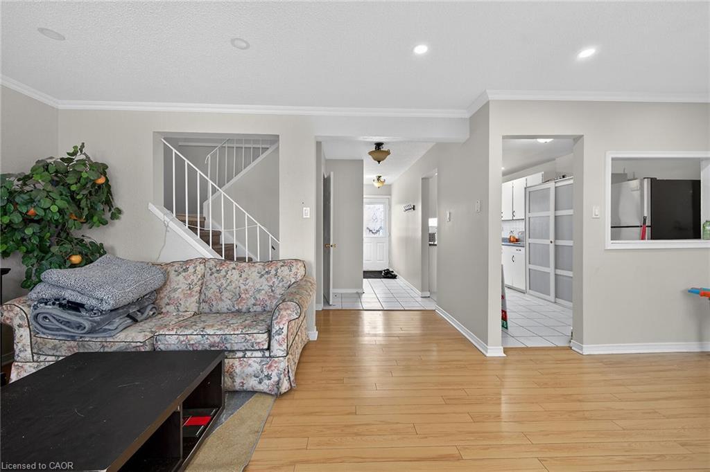 19 Hindquarter Crescent, Brampton, ON - Indoor Photo Showing Other Room