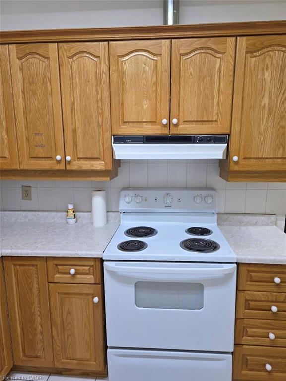 135 Logan Avenue, Toronto, ON - Indoor Photo Showing Kitchen