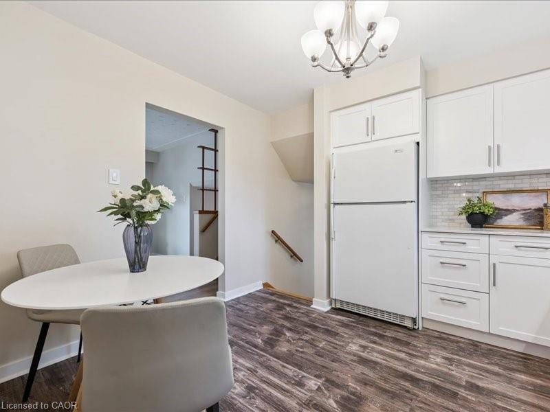 407 Grangewood Drive, Waterloo, ON - Indoor Photo Showing Dining Room