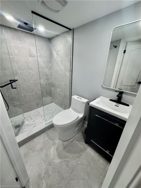 31 Elkington Lane, Brantford, ON - Indoor Photo Showing Bathroom