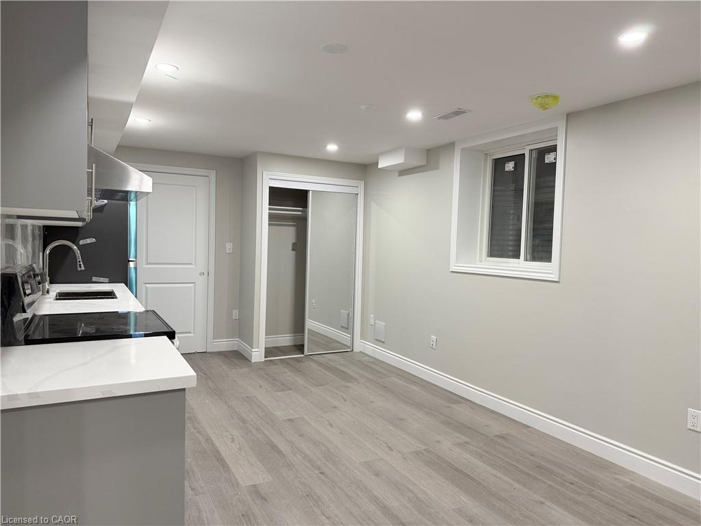 728 Robert Ferrie Drive, Kitchener, ON - Indoor