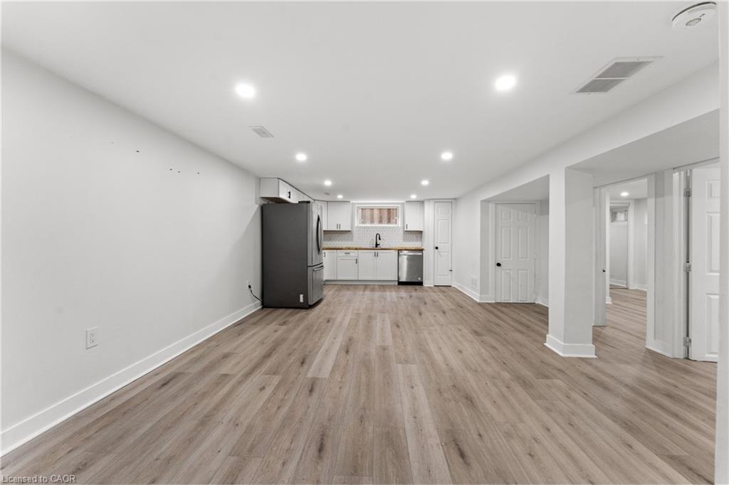 B-25 Castlefield Drive, Hamilton, ON - Indoor