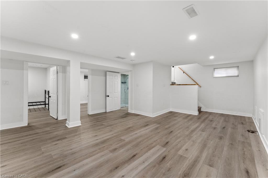 B-25 Castlefield Drive, Hamilton, ON - Indoor