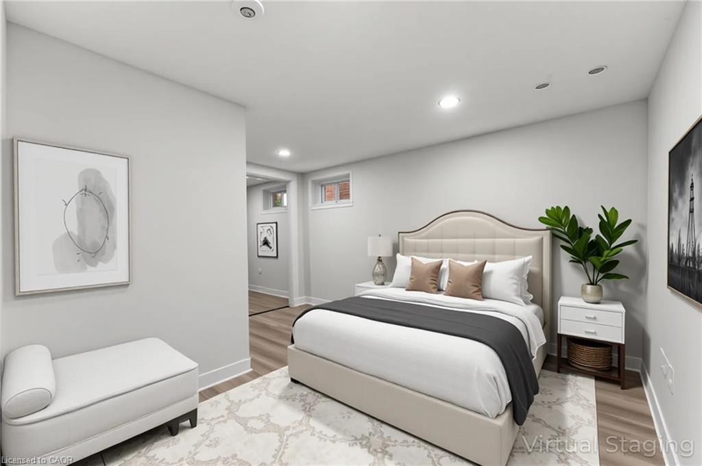 B-25 Castlefield Drive, Hamilton, ON - Indoor Photo Showing Bedroom