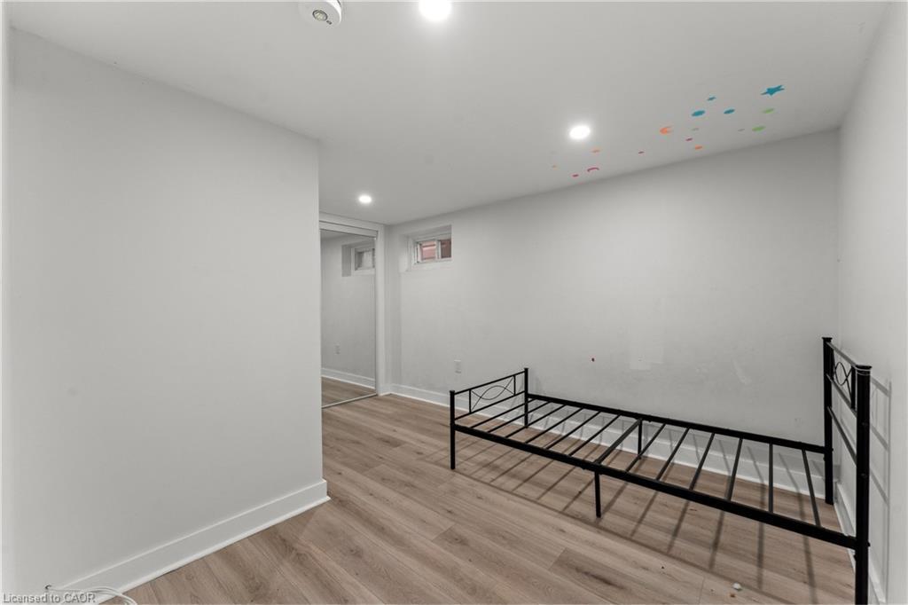 B-25 Castlefield Drive, Hamilton, ON - Indoor