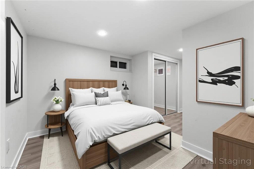 B-25 Castlefield Drive, Hamilton, ON - Indoor Photo Showing Bedroom