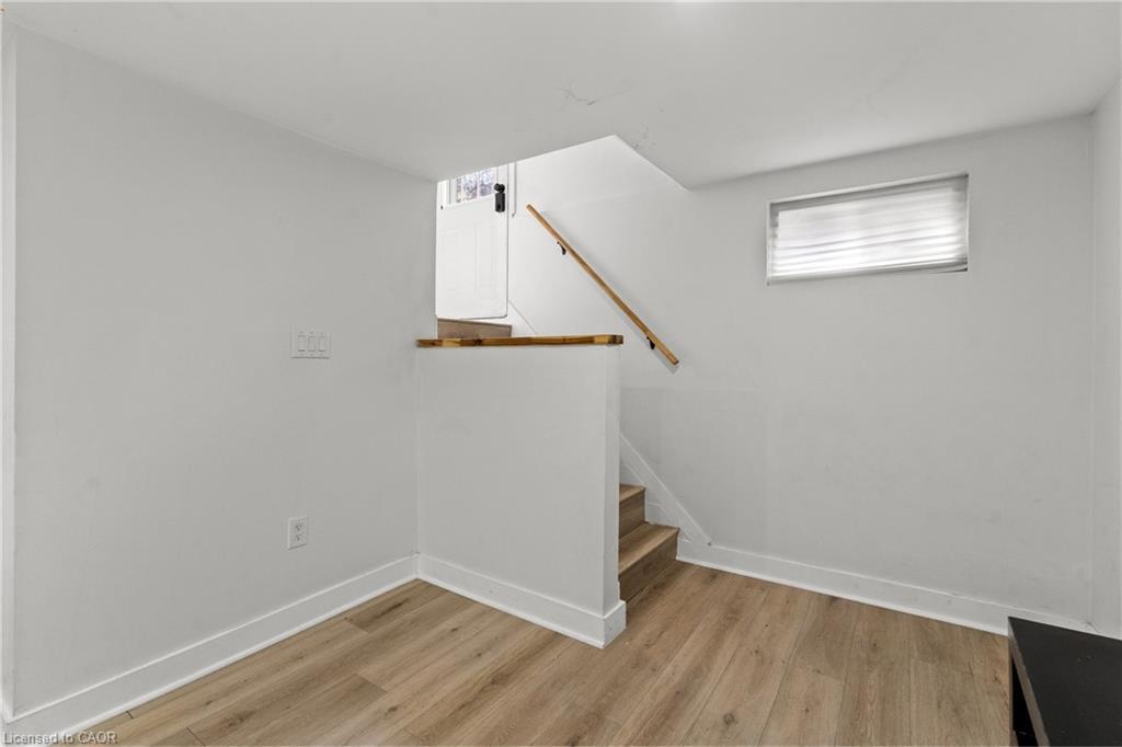 B-25 Castlefield Drive, Hamilton, ON - Indoor Photo Showing Other Room