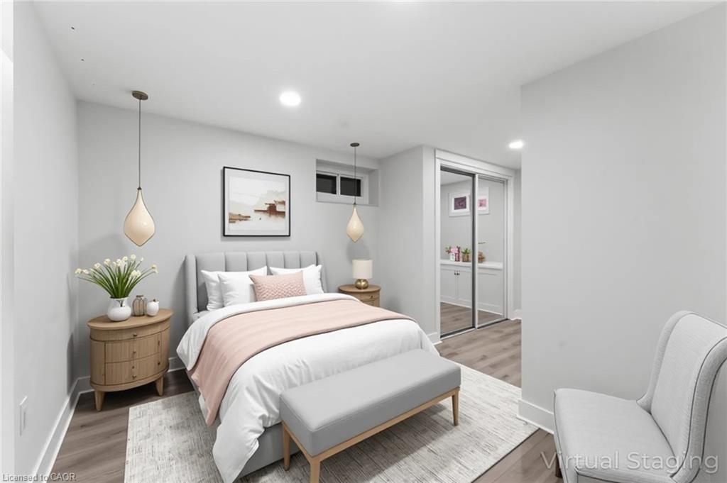 B-25 Castlefield Drive, Hamilton, ON - Indoor Photo Showing Bedroom