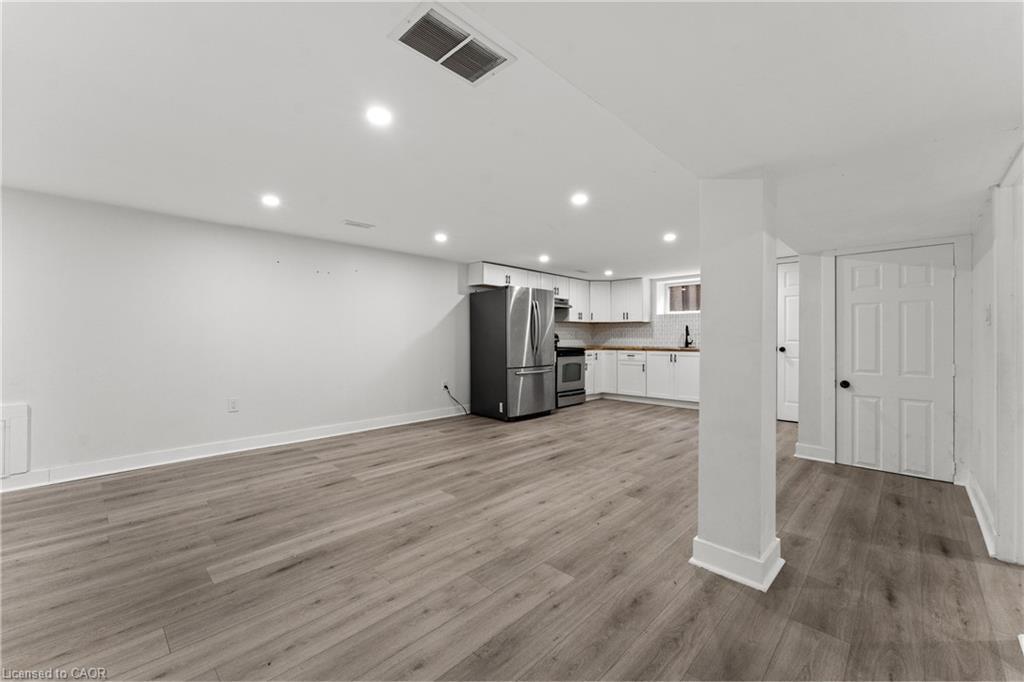 B-25 Castlefield Drive, Hamilton, ON - Indoor