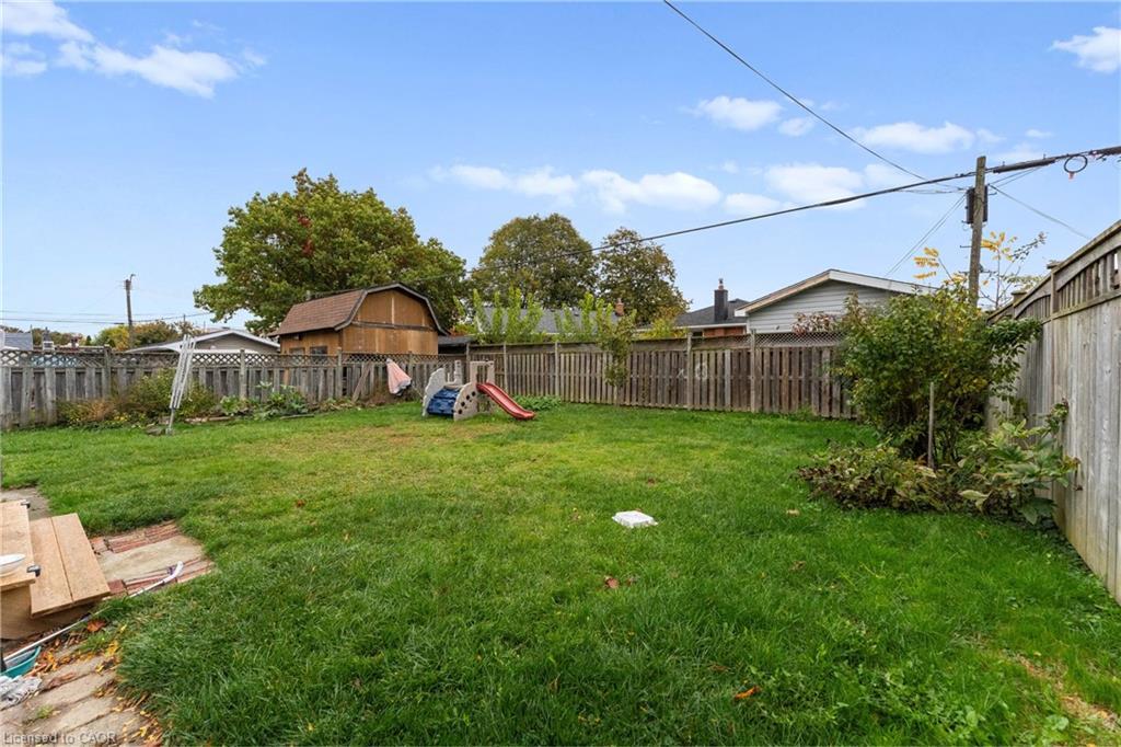 B-25 Castlefield Drive, Hamilton, ON - Outdoor With Backyard