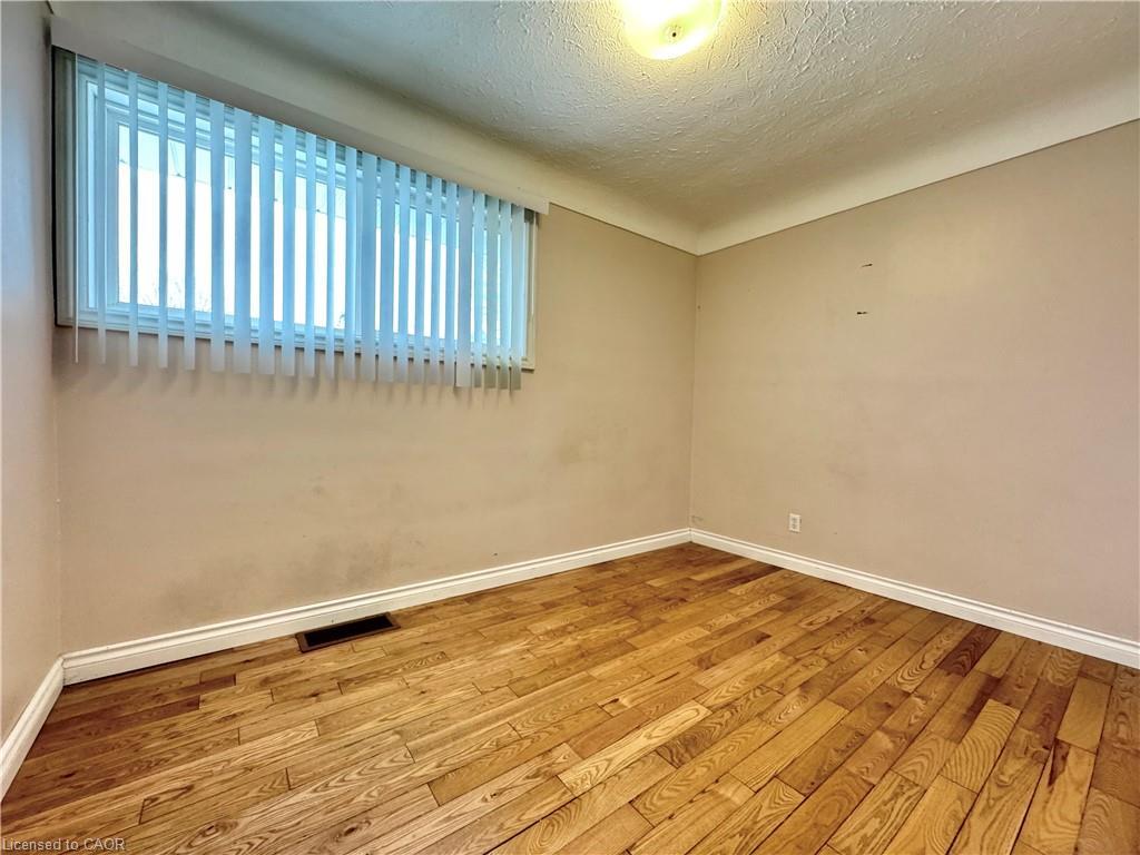 349 Whitney Avenue, Hamilton, ON - Indoor Photo Showing Other Room