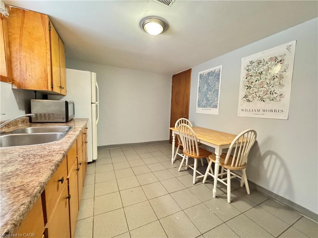 349 Whitney Avenue, Hamilton, ON - Indoor Photo Showing Kitchen With Double Sink