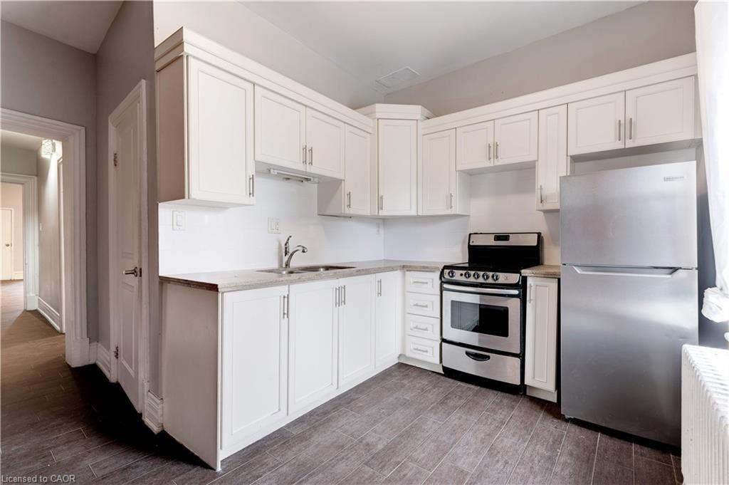 13-477 King Street E, Hamilton, ON - Indoor Photo Showing Kitchen