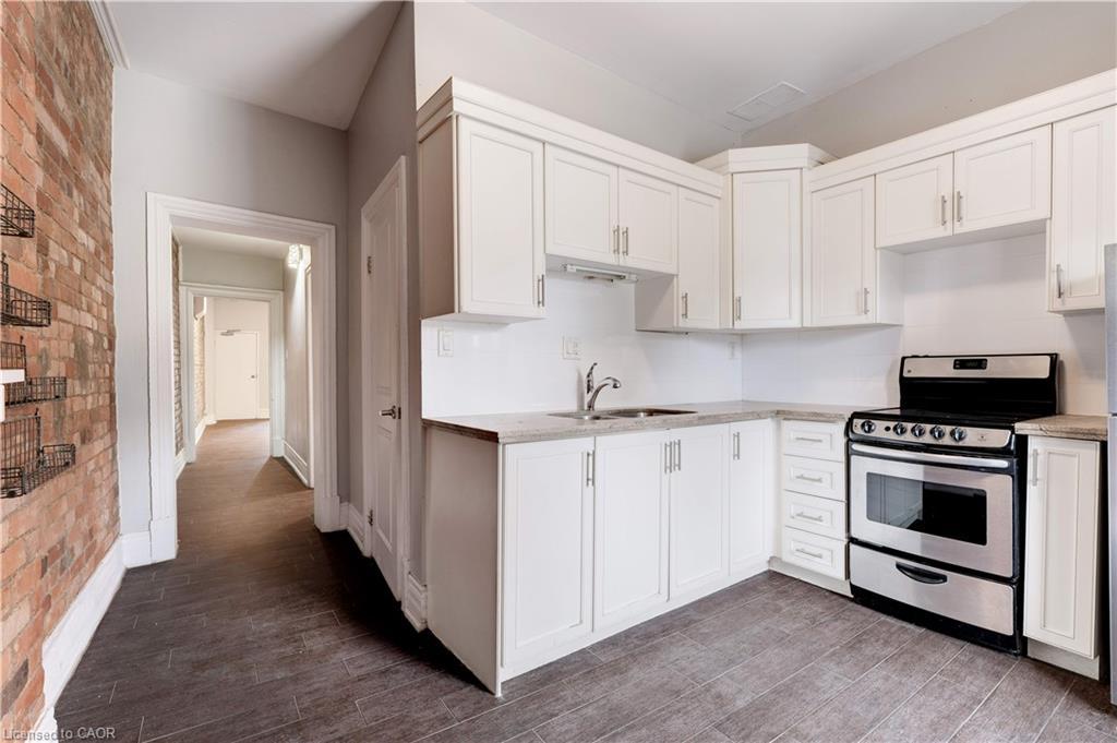 13-477 King Street E, Hamilton, ON - Indoor Photo Showing Kitchen