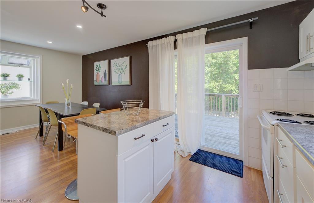 350 Victoria Street S, Kitchener, ON - Indoor Photo Showing Kitchen