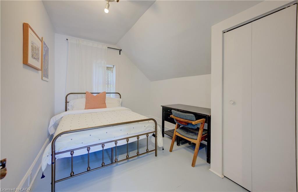 350 Victoria Street S, Kitchener, ON - Indoor Photo Showing Bedroom