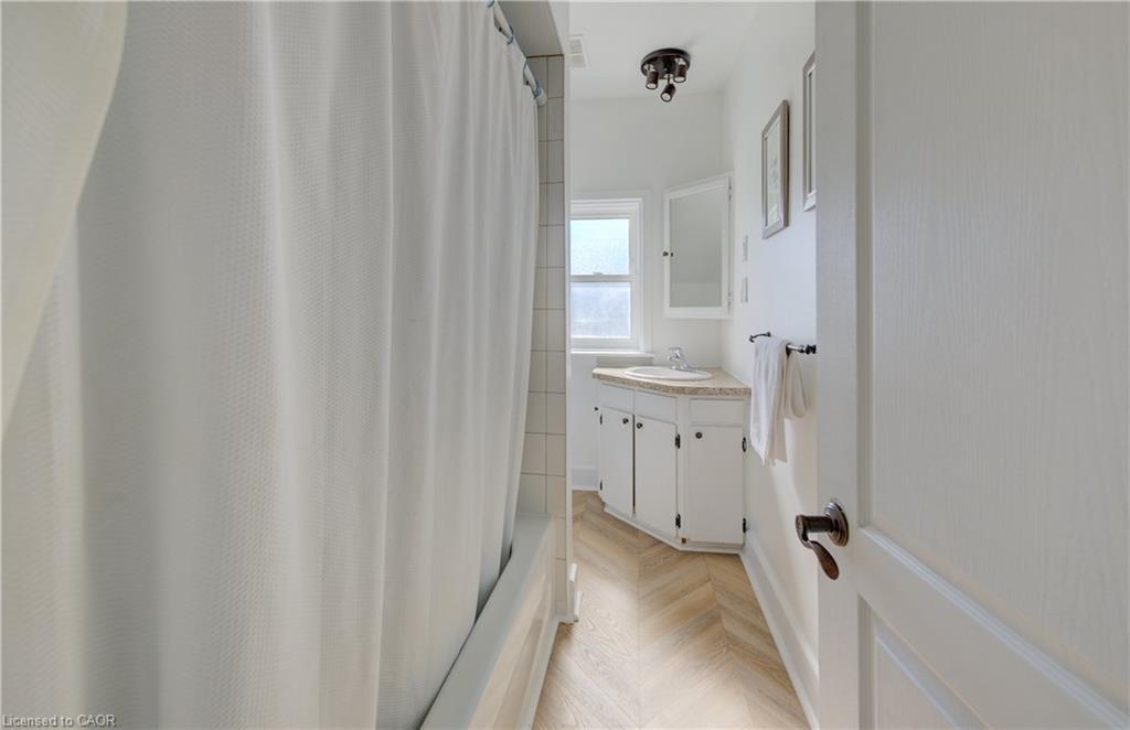 350 Victoria Street S, Kitchener, ON - Indoor