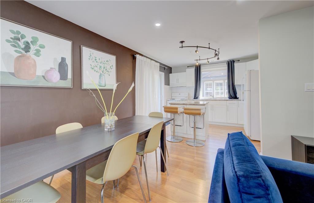 350 Victoria Street S, Kitchener, ON - Indoor Photo Showing Dining Room