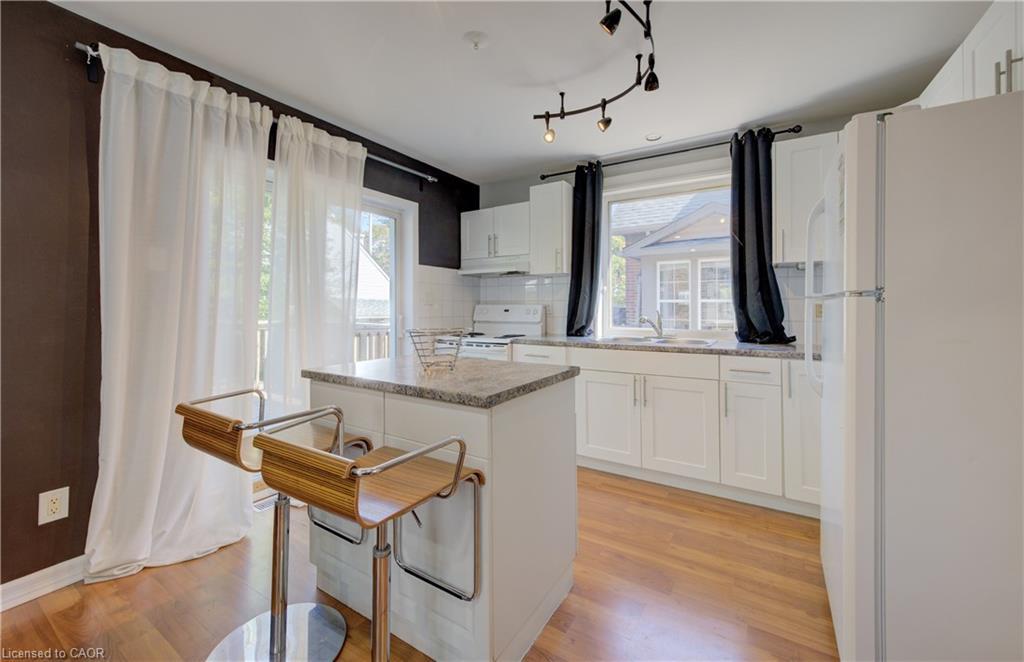 350 Victoria Street S, Kitchener, ON - Indoor Photo Showing Kitchen
