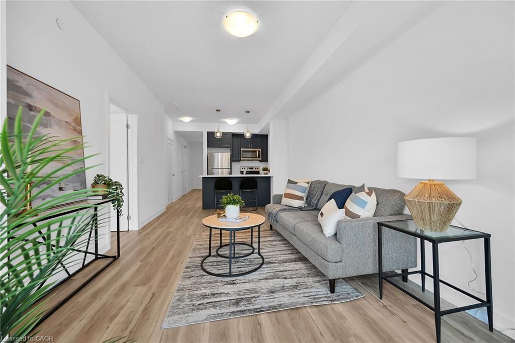 801-470 Dundas Street E, Waterdown, ON - Indoor Photo Showing Living Room