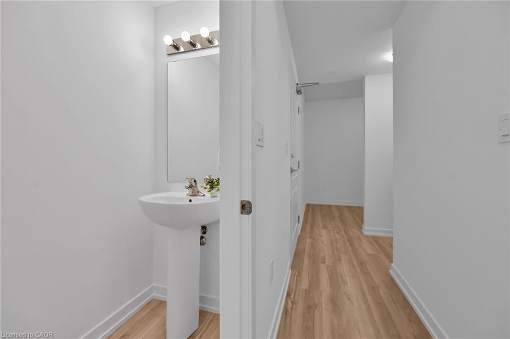 801-470 Dundas Street E, Waterdown, ON - Indoor Photo Showing Other Room