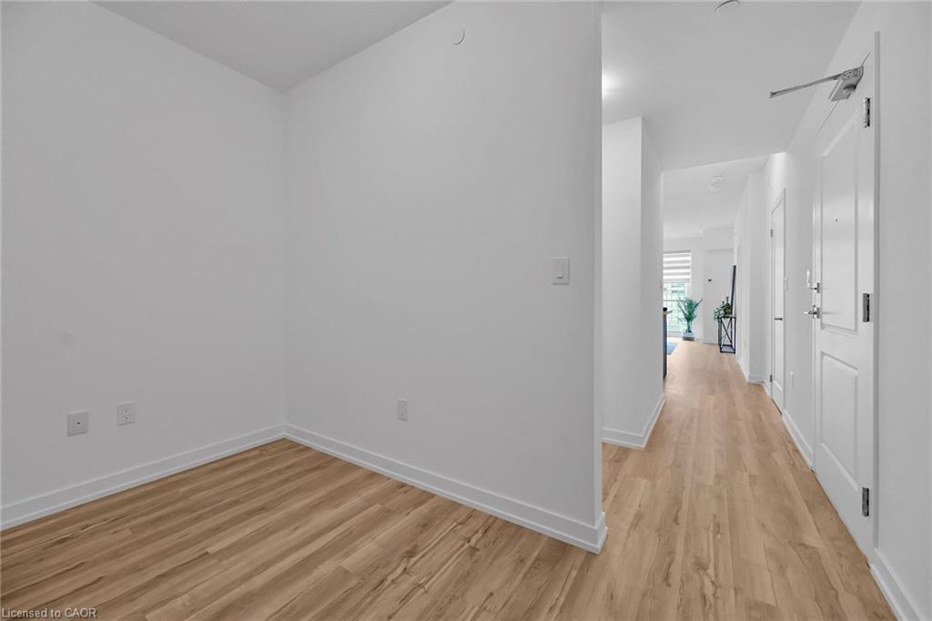 801-470 Dundas Street E, Waterdown, ON - Indoor Photo Showing Other Room