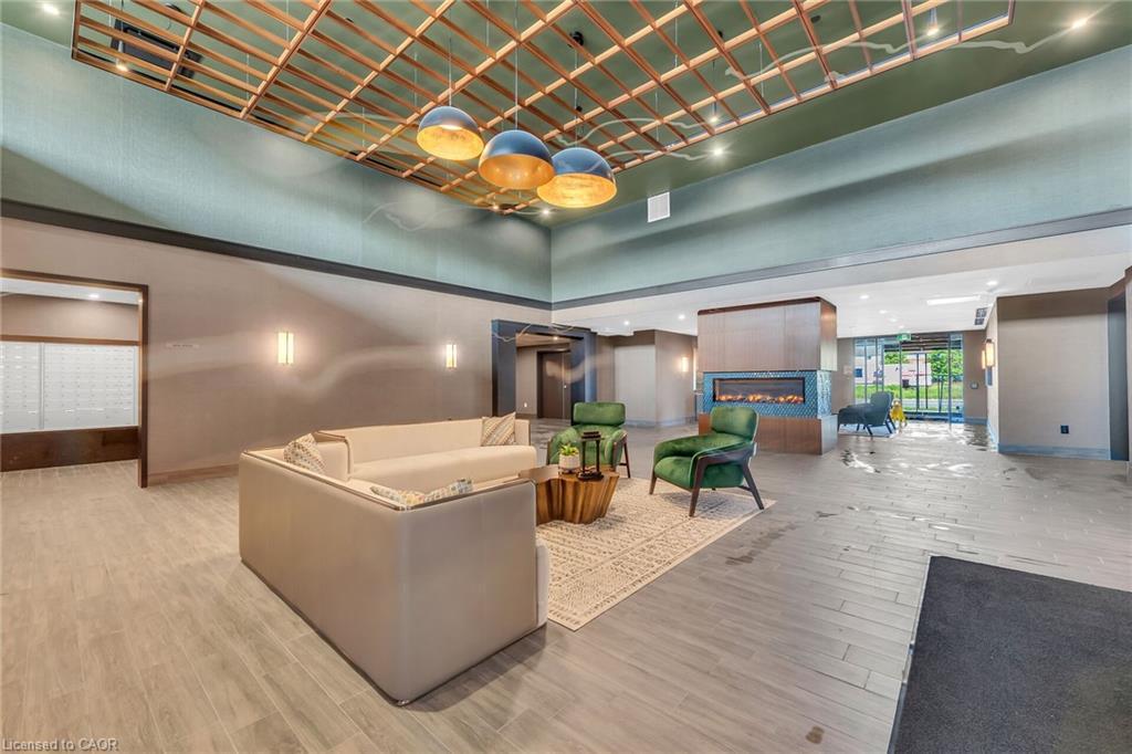 801-470 Dundas Street E, Waterdown, ON - Indoor Photo Showing Other Room