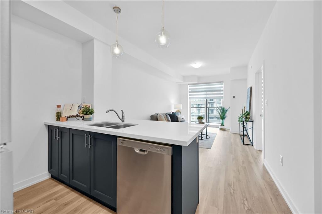 801-470 Dundas Street E, Waterdown, ON - Indoor Photo Showing Kitchen With Double Sink With Upgraded Kitchen