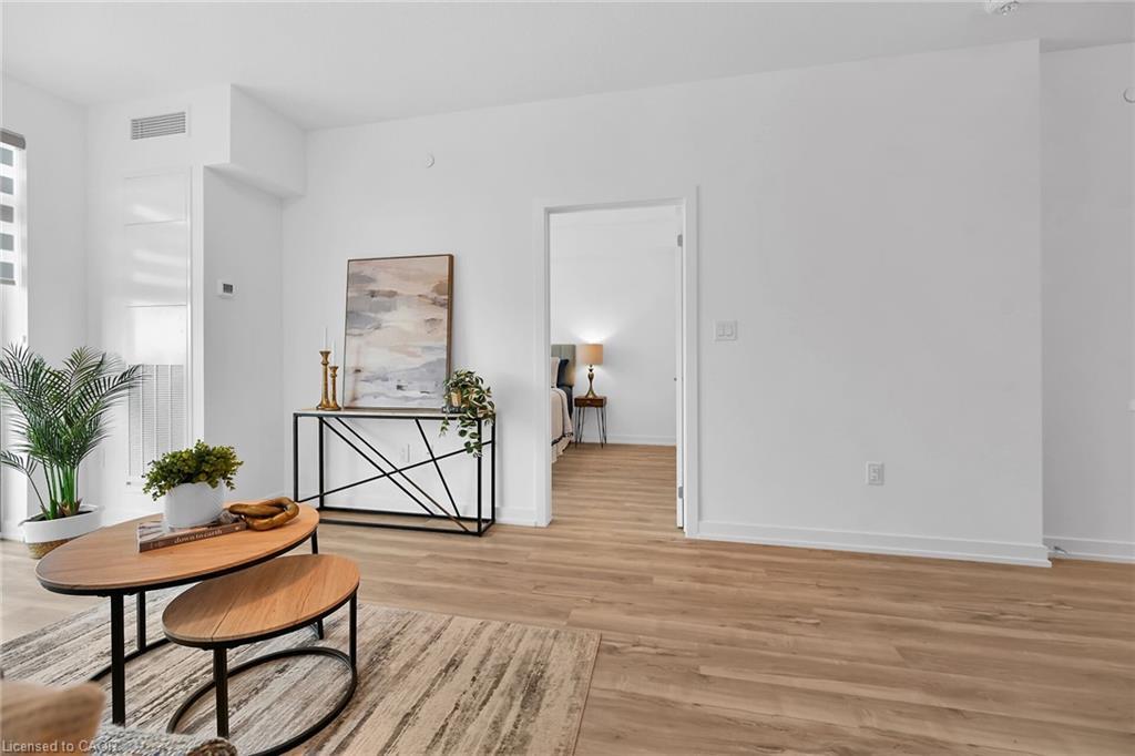 801-470 Dundas Street E, Waterdown, ON - Indoor