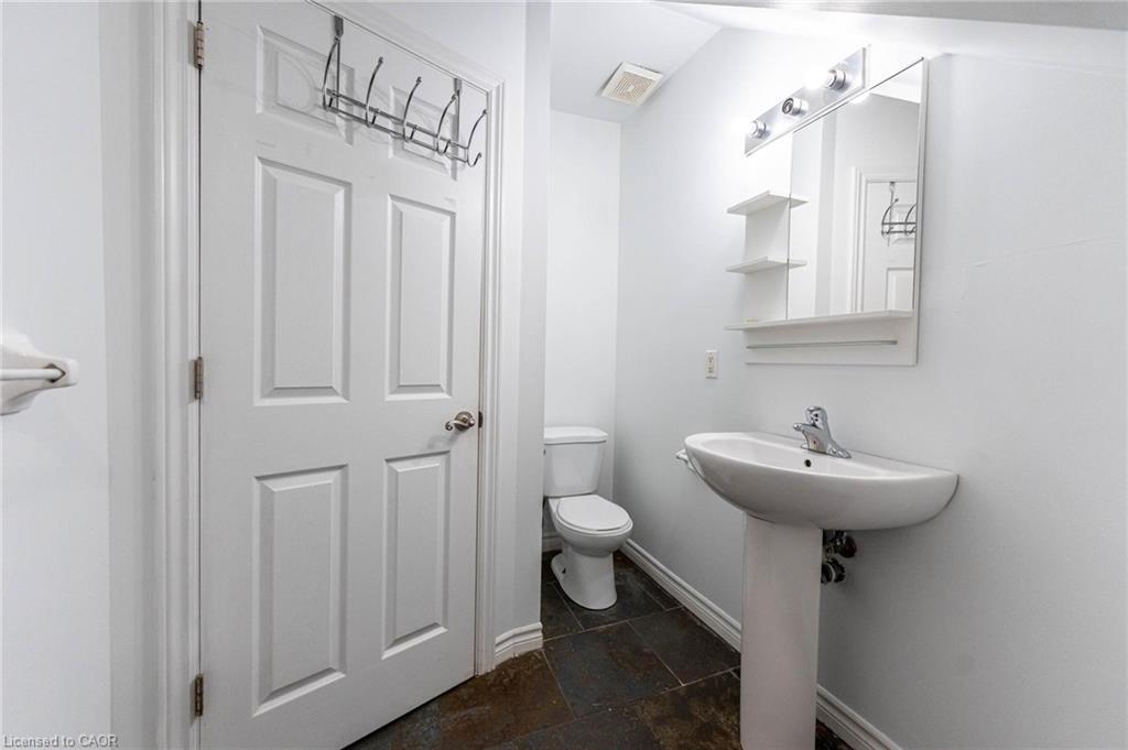 1-265 Main Street W, Hamilton, ON - Indoor Photo Showing Bathroom