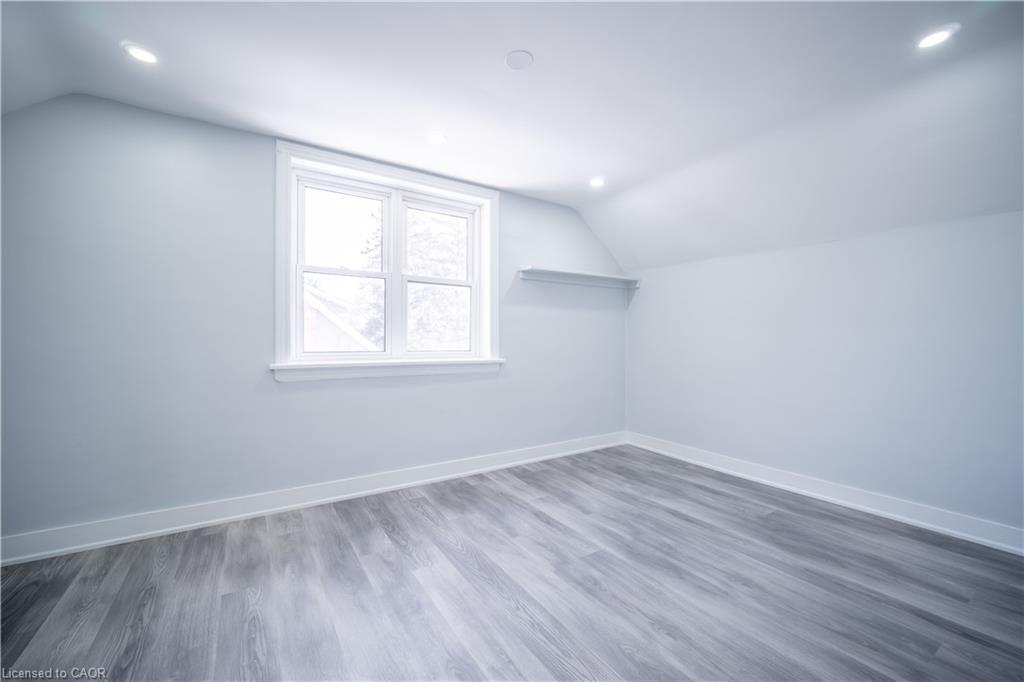 10 Monroe Street, Cambridge, ON - Indoor Photo Showing Other Room