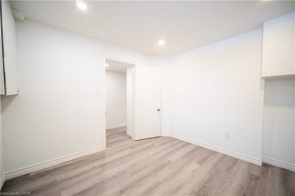 10 Monroe Street, Cambridge, ON - Indoor Photo Showing Other Room