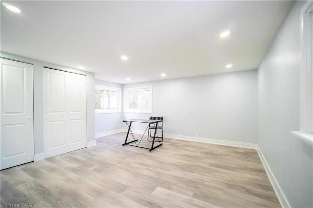 10 Monroe Street, Cambridge, ON - Indoor Photo Showing Other Room