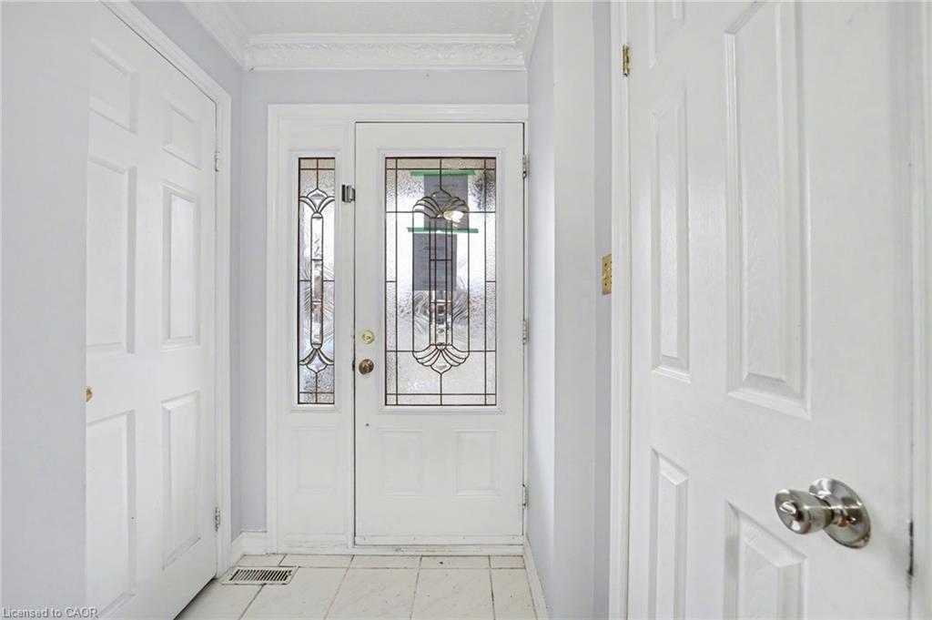 993 Lucerne Crescent, Mississauga, ON - Indoor Photo Showing Other Room