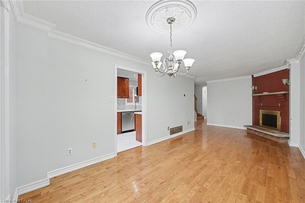 993 Lucerne Crescent, Mississauga, ON - Indoor With Fireplace