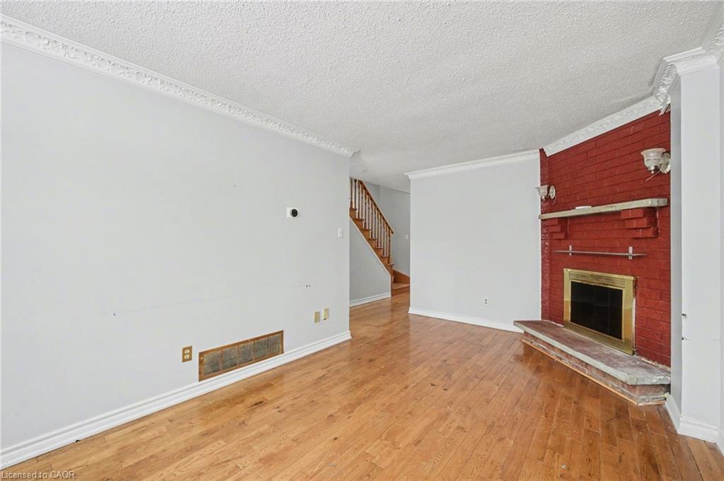 993 Lucerne Crescent, Mississauga, ON - Indoor With Fireplace