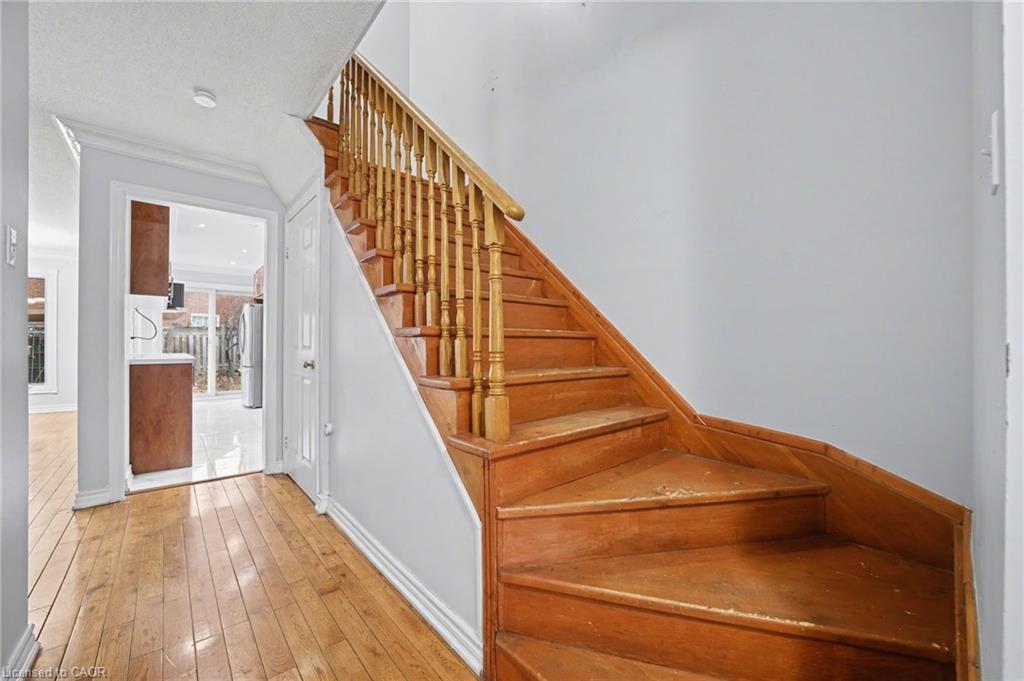 993 Lucerne Crescent, Mississauga, ON - Indoor Photo Showing Other Room