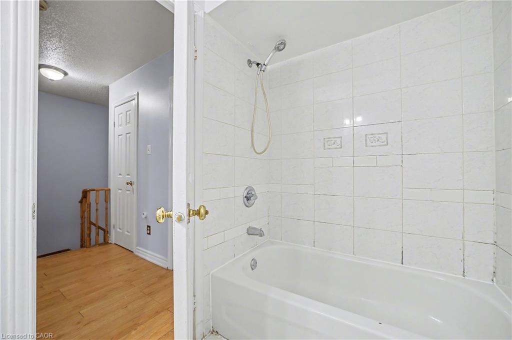 993 Lucerne Crescent, Mississauga, ON - Indoor Photo Showing Bathroom
