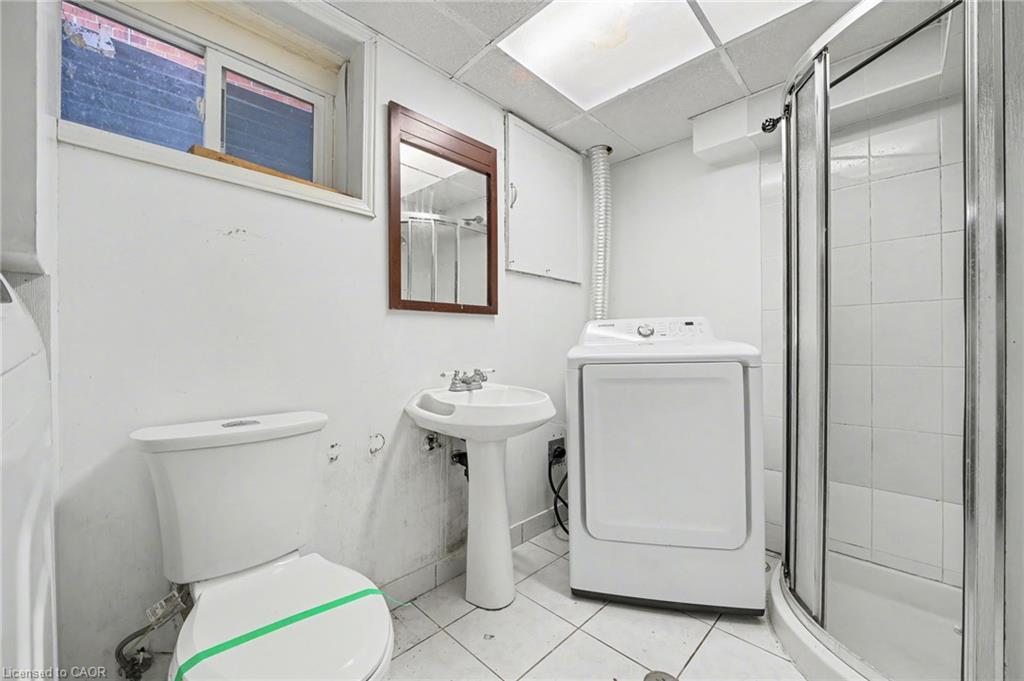 993 Lucerne Crescent, Mississauga, ON - Indoor Photo Showing Laundry Room