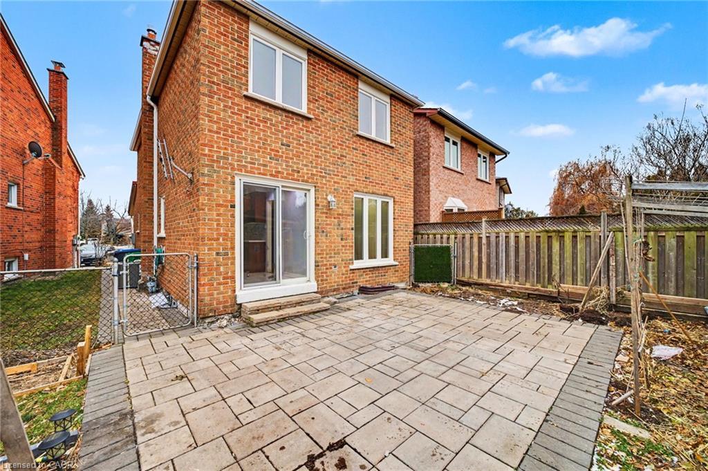 993 Lucerne Crescent, Mississauga, ON - Outdoor With Exterior