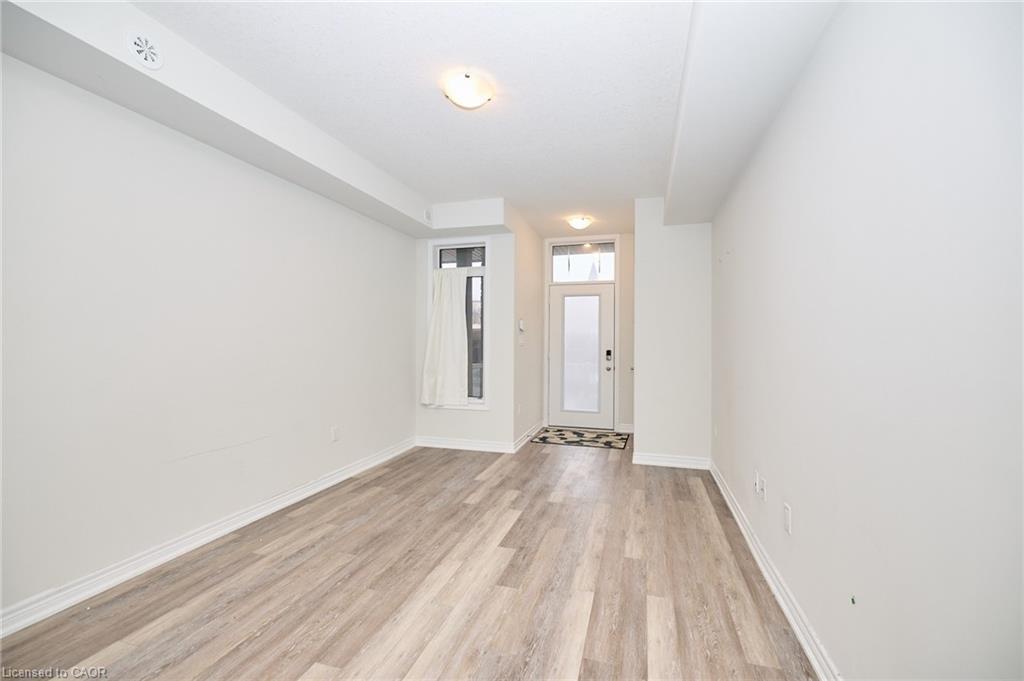 7-5016 Serena Drive, Beamsville, ON - Indoor Photo Showing Other Room