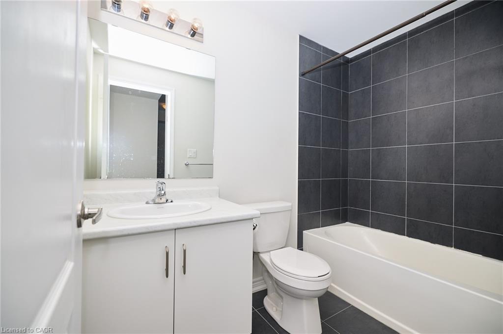 7-5016 Serena Drive, Beamsville, ON - Indoor Photo Showing Bathroom