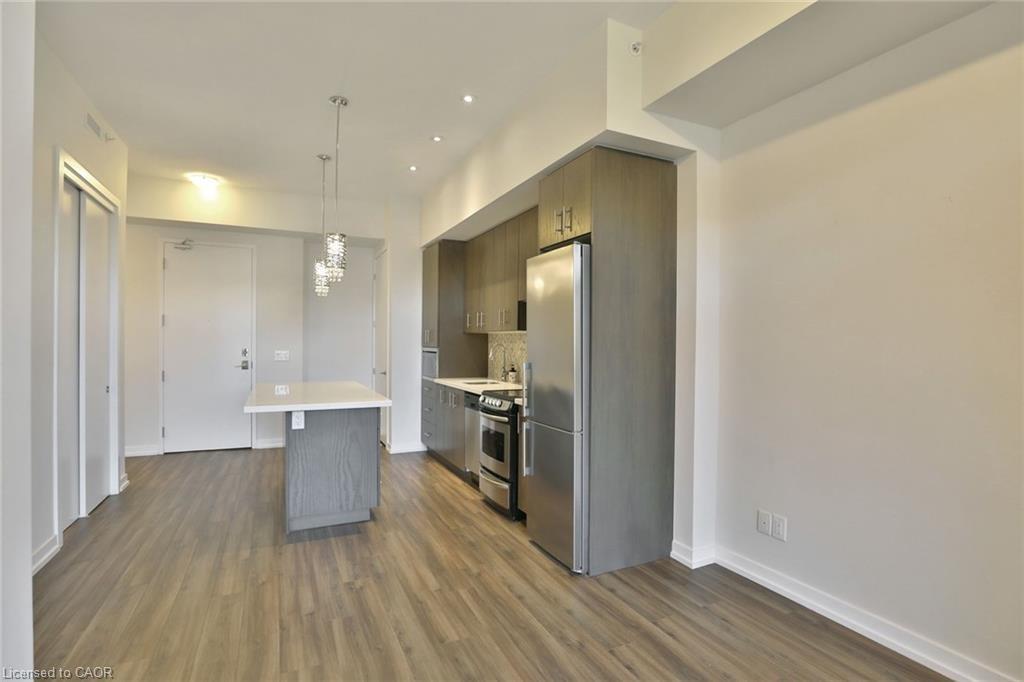 105-457 Plains Road E, Burlington, ON - Indoor Photo Showing Kitchen