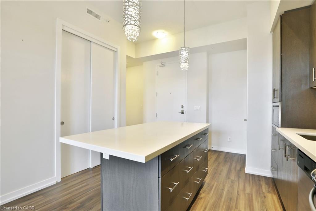 105-457 Plains Road E, Burlington, ON - Indoor Photo Showing Kitchen