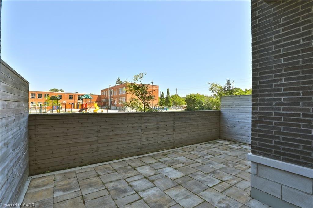 105-457 Plains Road E, Burlington, ON - Outdoor