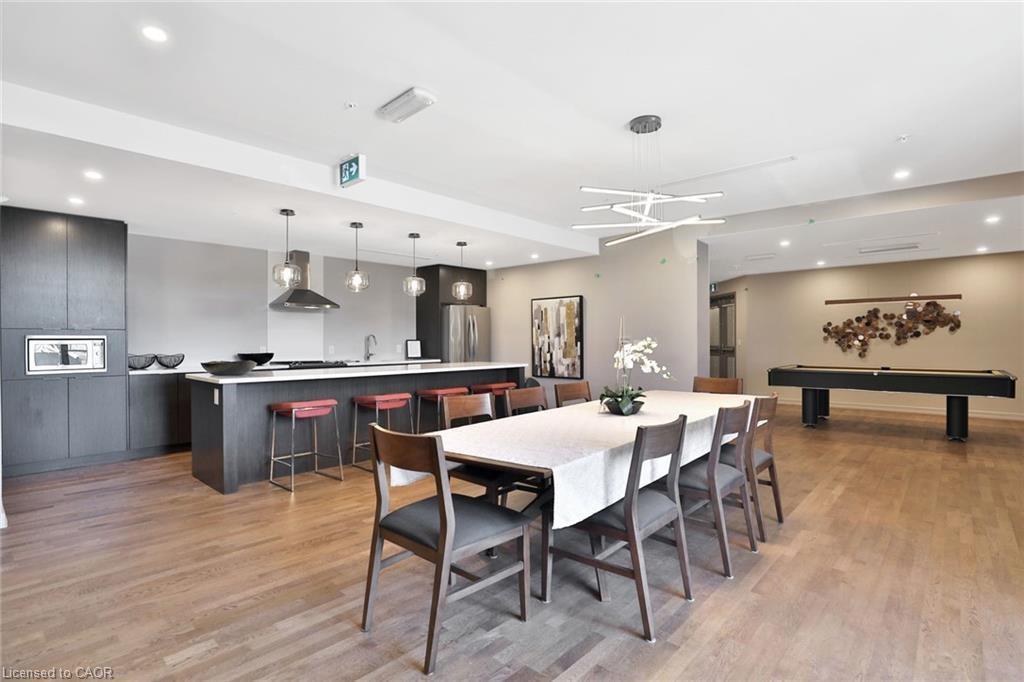 105-457 Plains Road E, Burlington, ON - Indoor Photo Showing Dining Room