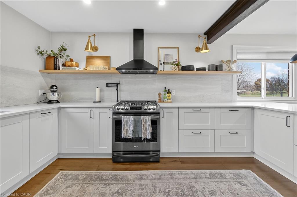3 Jacqueline Boulevard, Hamilton, ON - Indoor Photo Showing Kitchen