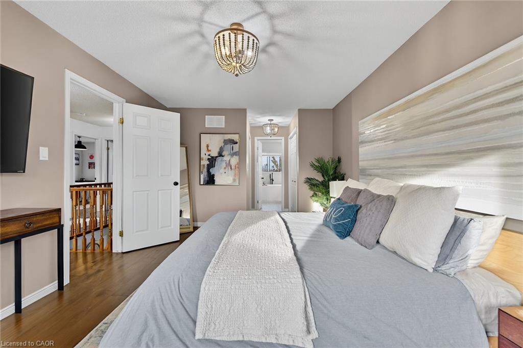 3 Jacqueline Boulevard, Hamilton, ON - Indoor Photo Showing Bedroom